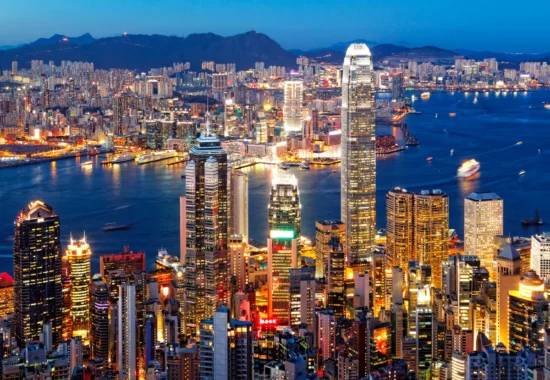 恆指周漲2.7%連升兩周　醫療科技與地產領漲｜中美談判與美通脹數據牽動港股後市