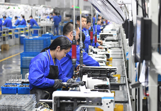 財新中國製造業PMI降至三個月新低50.4　出口與內需轉弱引發市場憂慮