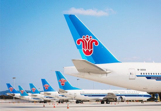 暑假旅遊熱潮與基建加速推動內地航空及工程機械股熱升，南方航空中聯重科受注目
