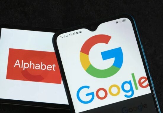 Alphabet股價勁升逾4%　700億美元回購計劃提振信心　AI與廣告優勢續保科技股領先地位