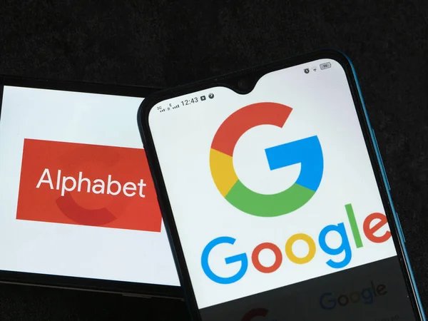 Alphabet股價勁升逾4%　700億美元回購計劃提振信心　AI與廣告優勢續保科技股領先地位