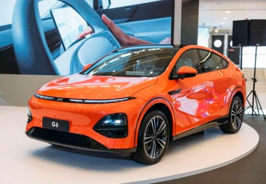 小鵬汽車股價飆升逾一成，Q1財報亮眼＋AI戰略升級推動轉盈預期