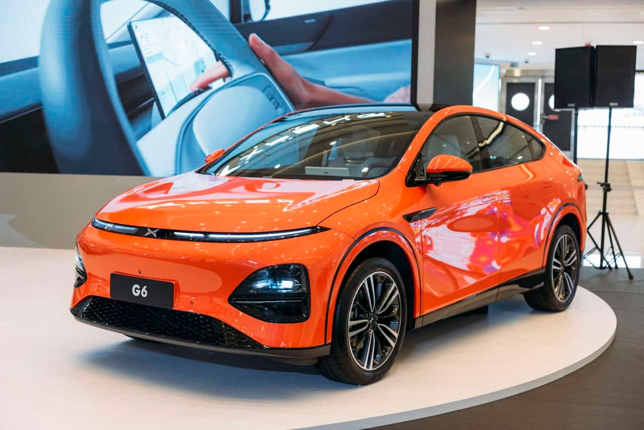 小鵬汽車股價飆升逾一成，Q1財報亮眼＋AI戰略升級推動轉盈預期