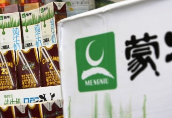 恒指震盪未止，2025必看防守股推薦蒙牛投資策略