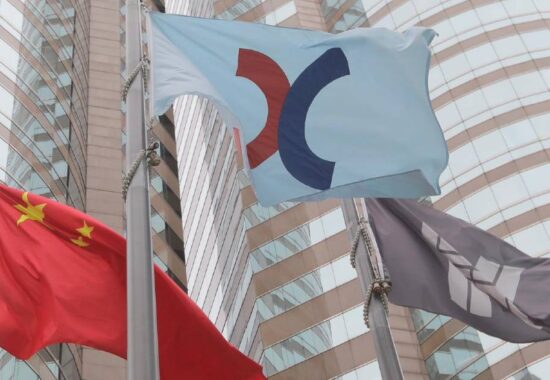 港股早段急升破兩萬六 遇20天線阻力稍回穩 投資者如何應對短線震盪