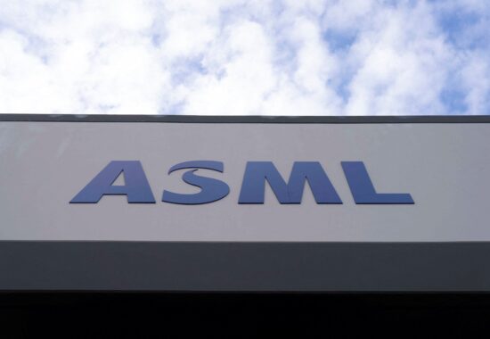 美銀看好ASML成2026最佳半導體股首選，鎖定極紫外光技術領先地位