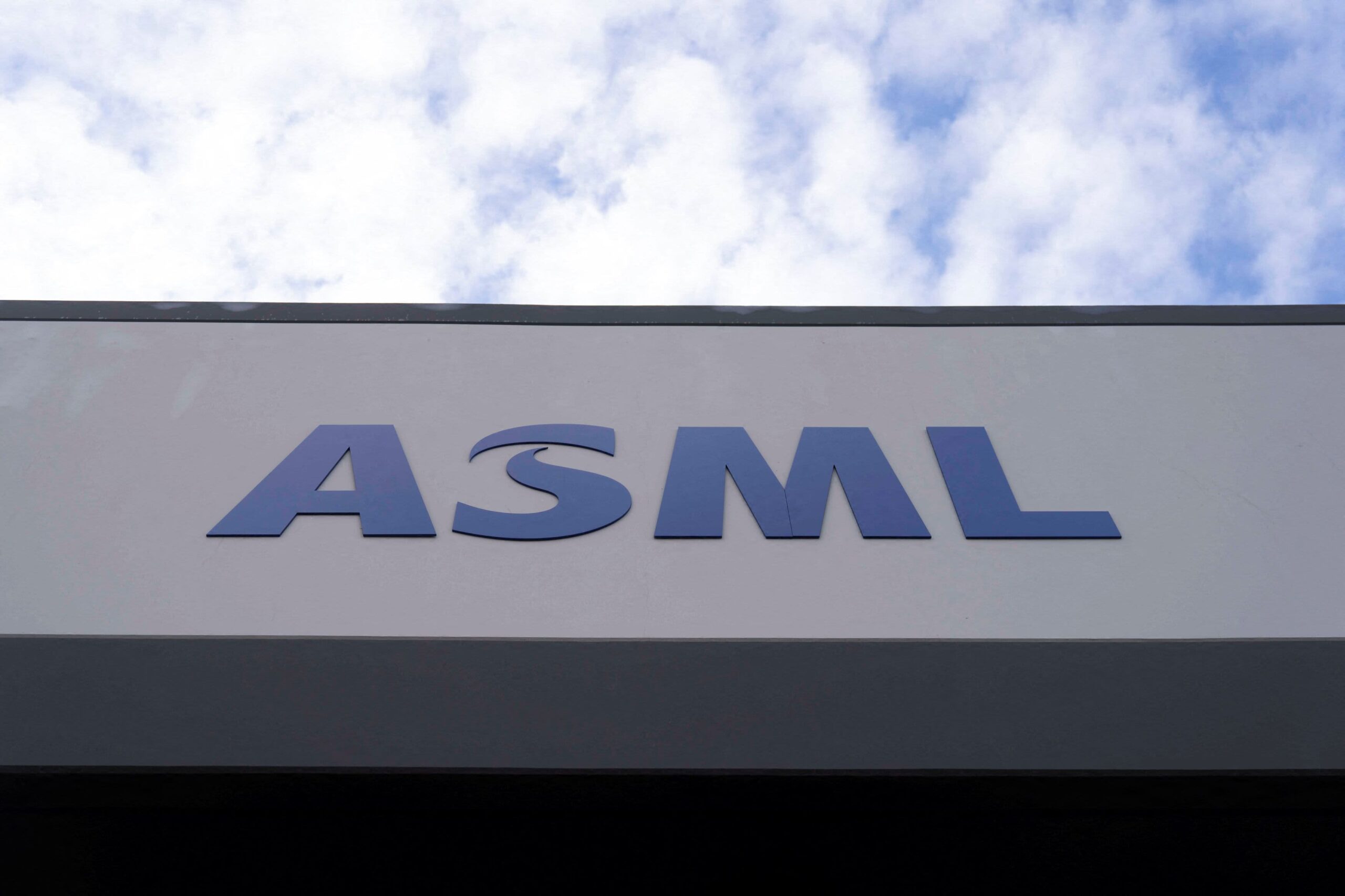 美銀看好ASML成2026最佳半導體股首選，鎖定極紫外光技術領先地位