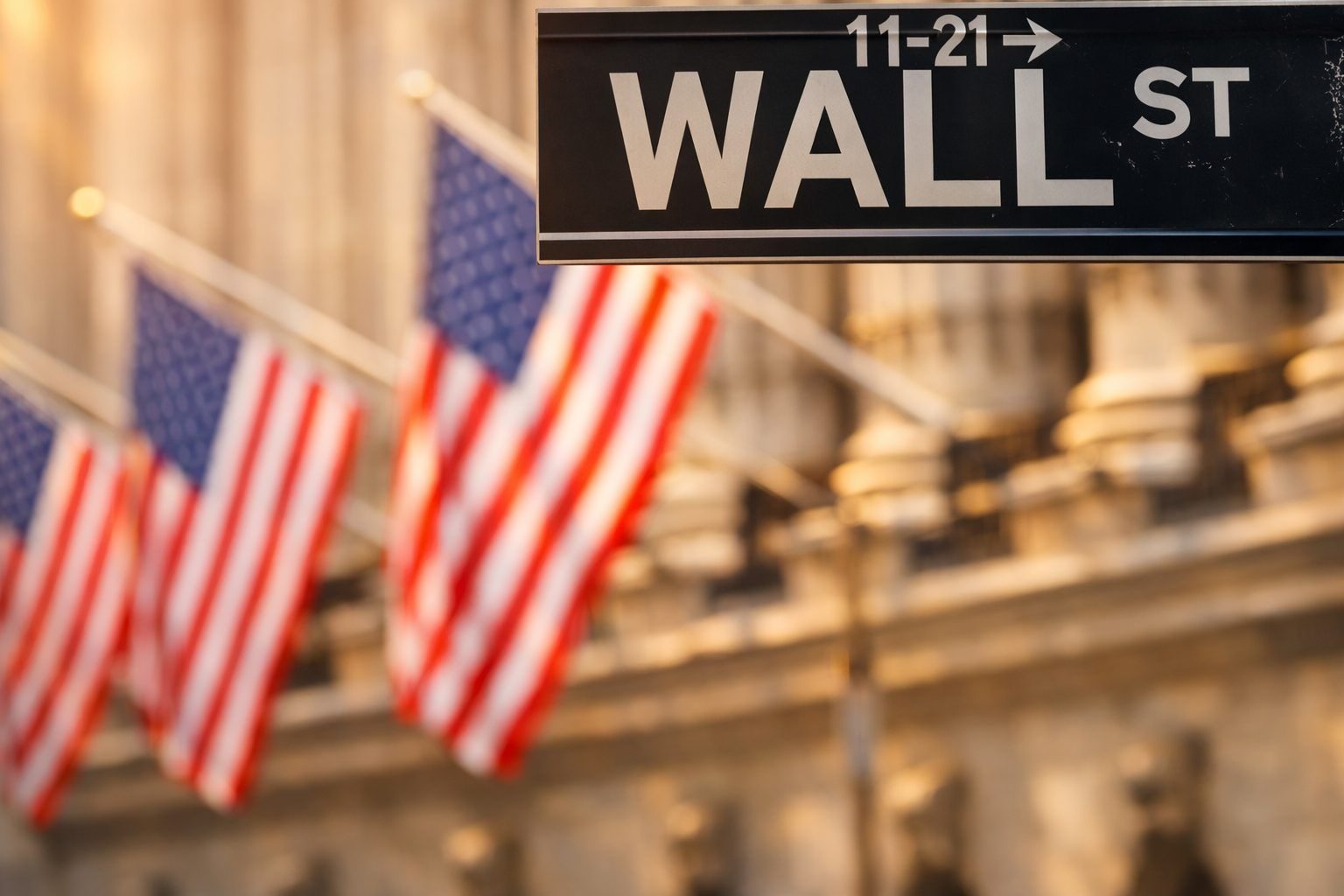 聖誕前短縮交易中的美股即時盤：S&P 500 創紀錄收盤逼近7000點，年終行情觀察