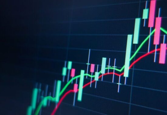 標普500創歷史新高後 美股期貨穩盤 2025年上看6500點