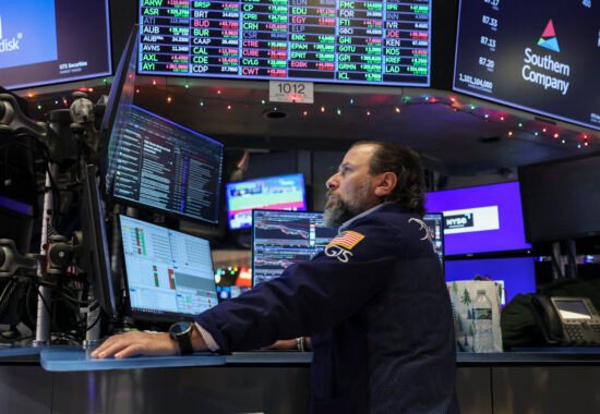 川普委內瑞拉驚人動作 美股反應平淡 投資人看好多頭行情