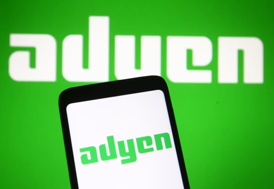 Adyen財報公布後股價暴跌20%！Q4失利與2026保守展望成主因