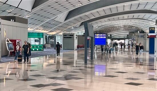 香港機場客運量回升 驅動港股短期支撐
