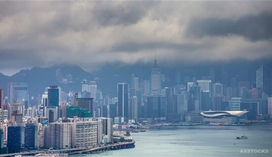 港股通焦點：泡泡瑪特淨流入及恒指關鍵走勢分析